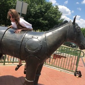 Meet your Posher, Amelia